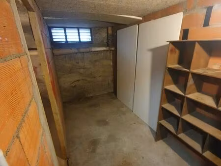 grande cave - idéal pour stockage - secteur poincaré grésilles - avec branchement électriq