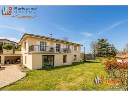 maison 7 pièces 235 m²