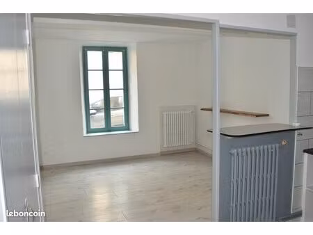 appartement t2 bis proche cité médiévale