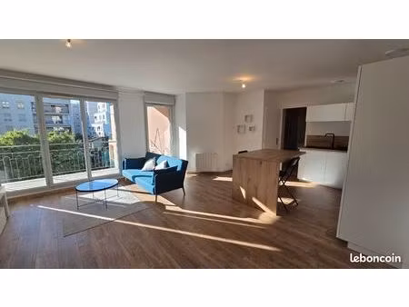 t2 meublé 48 m² + balcon 9 m² + piscine + parking – lyon 7 (jean jaurès / debourg)