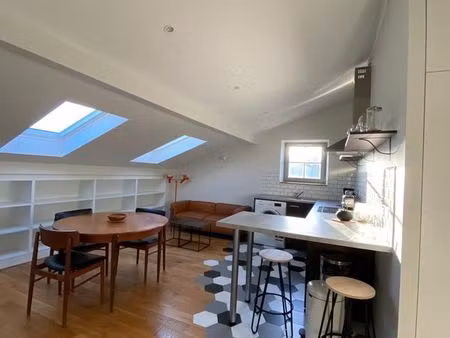 appartement 2 pièces  meublé  refait à neuf  sous les toits