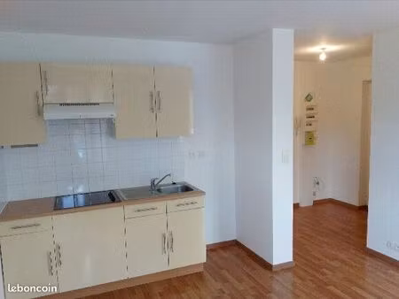 location t2 plelan le grand centre