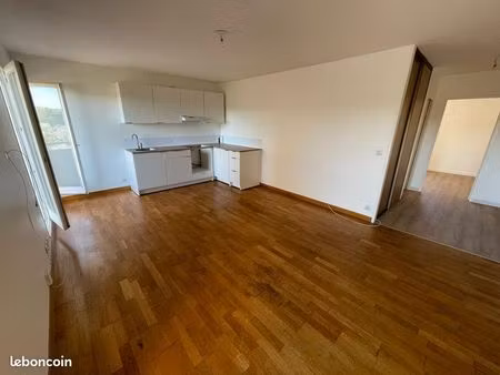 appartement 3 pièces avec balcon - taverny proche beauchamp