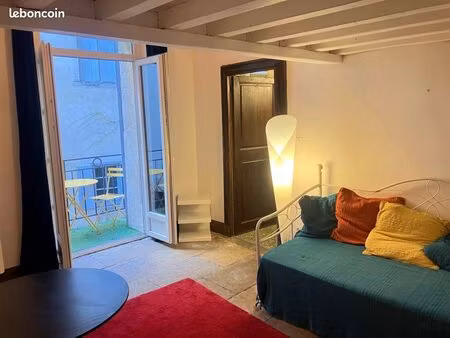 grand studio écusson avec balcon