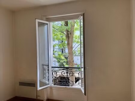 deux pièces vide puteaux centre