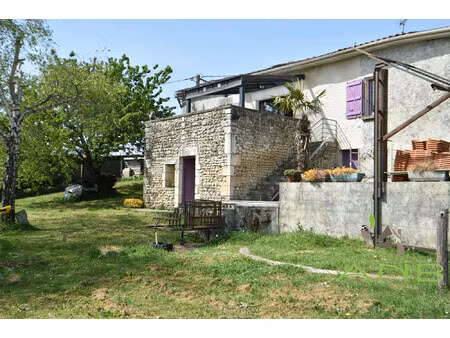 ? maison en pierre avec dépendances – ronsenac (charente)