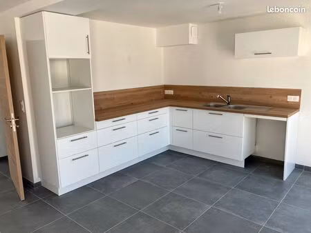 maison entierement renovée de 83 m²