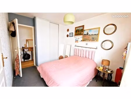 t2 48m2 lille côté grand palais+parking+balcon+cave