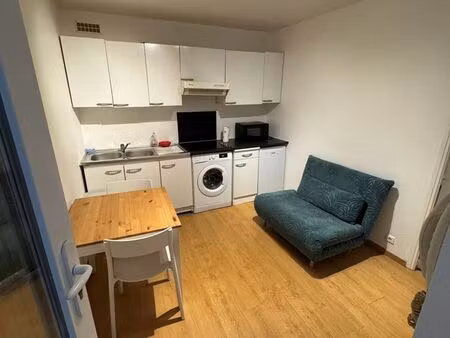 petit 2 pièces en plein cœur du quartier saint louis à versailles 23.5 m2