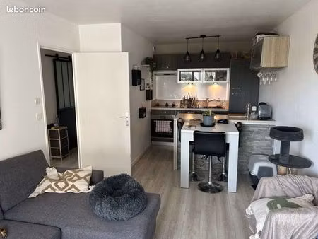t2 meublé 37 m² – la rochelle les minimes – proche lac de la sole