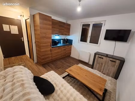 studio meuble village 1800