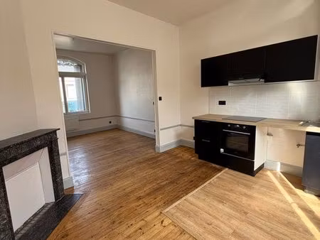 appartement t3 rénové hyper centre ville avec terrasse