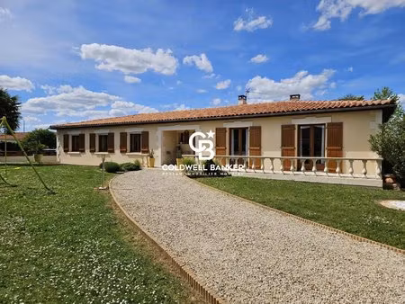 maison de plain-pied avec piscine sur terrain de plus de 3000 m² – proche commodités