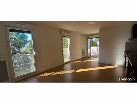 grand t1 + balcon + box - lyon 8ème