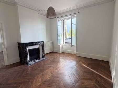 orleans t3 bord de loire avec parking