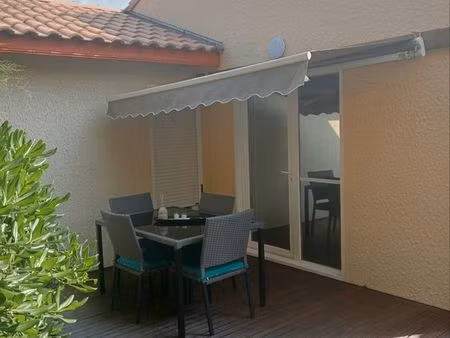 maisonnette t2 cabine entièrement rénovée  terrasse  piscine dans résidence privée