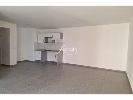 location appartement 3 pièces 67m² draguignan 83300