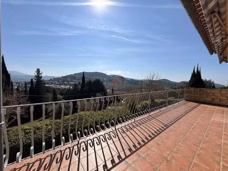 location maison 6 pièces 201m² le castellet 83330