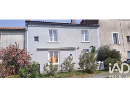 maison de village à beaulieu-sous-parthenay (79420)