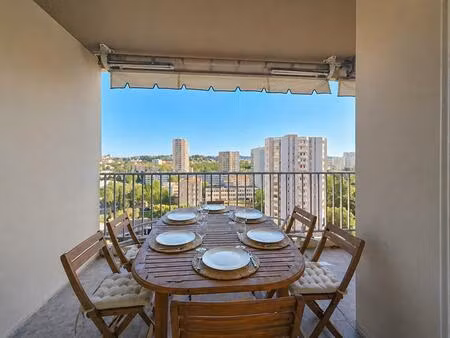 toulon - t4 familial de 116 m² avec terrasse de 20 m²  pkg   cave et gardien