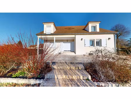 propriété de standing 284 m2 de 8 pièces 509 000