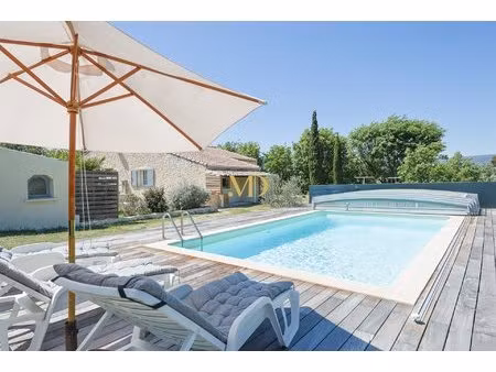 propriété de charme avec piscine et gîte au cœur du luberon