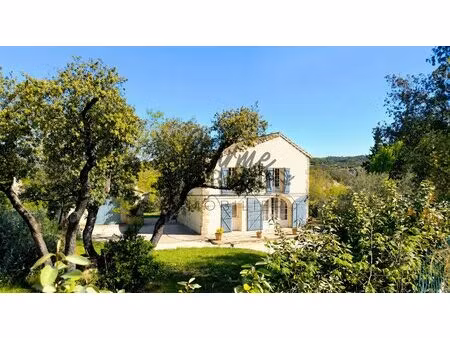 exclusif ! entre uzès et avignon  maison en pierre de type magnanerie sur 1000m2