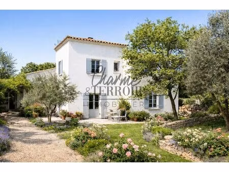 st quentin la poterie bastide de 185m2 sur 600m2