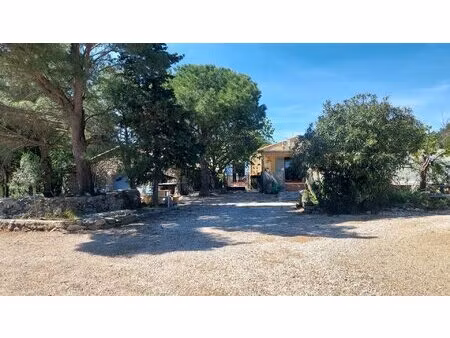 leucate proche  mas de 200 m2 en deux parties sur 6500m2 avec piscine