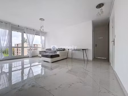 location appartement 4 pièces 70 m² à bourgoin-jallieu (38300)