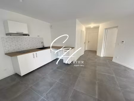 location appartement 2 pièces 46 m² à grenoble (38000)