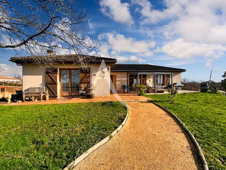 vente maison 7 pièces  220.00m²  monsempron