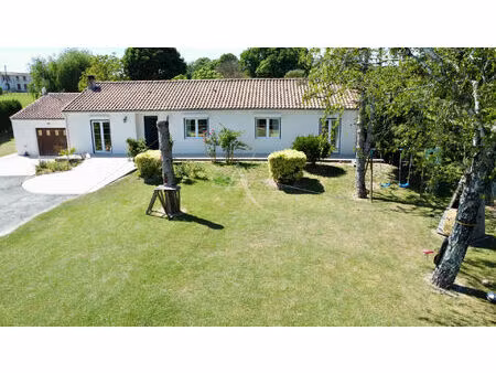 vente maison 4 pièces  118.81m²  saintes