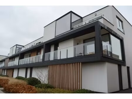 appartement met 2 terrassen  garage en 2 slaapkamers in lendelede