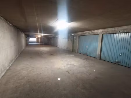 bas belleville un ensemble de 6 lots de box