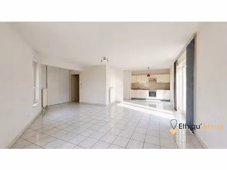 appartement 2 pièces de 64 m² avec écrin de verdure