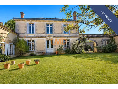 maison de caractère avec dépendances salignac-sur-charente