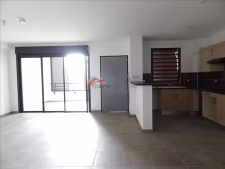 location appartement 3 pièces 71m² st pierre 97410