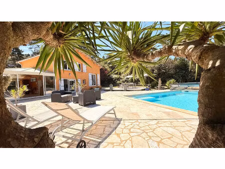 vente maison 5 pièces  132.00m²  les sables