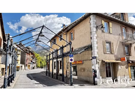 vente local commercial 35m2 briançon 05100 - 35000 € - surface privée