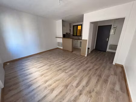location appartement 3 pièces  65.81m²  narbonne