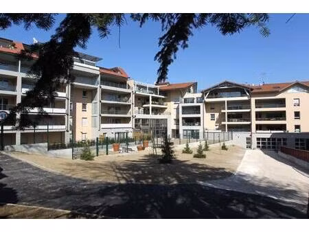 location appartement 3 pièces  66.51m²  bourg