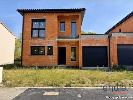 vente : maison 5 pièces 119 m² à saint-genies-bellevue
