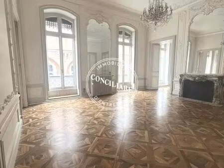 location bureaux 200 m²