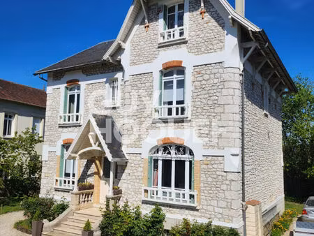 maison spacieuse de 7 pièces à vendre à longueville - gare à pied - ligne p - réf. 2983