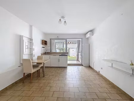 location appartement 1 pièce 25 m² à grasse (06130)