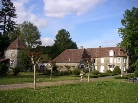 domaine exceptionnel niché au cœur de ses 4 hectares de terrain dans un cadre paisible