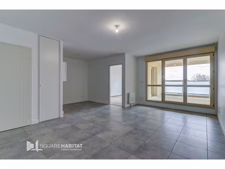 t2 terrasse et parking