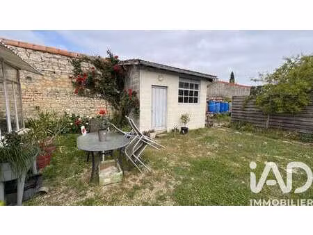 vente maison viager à luçon (85400) : à vendre viager / 63m² luçon