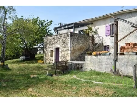 ? maison en pierre avec dépendances ronsenac (charente)